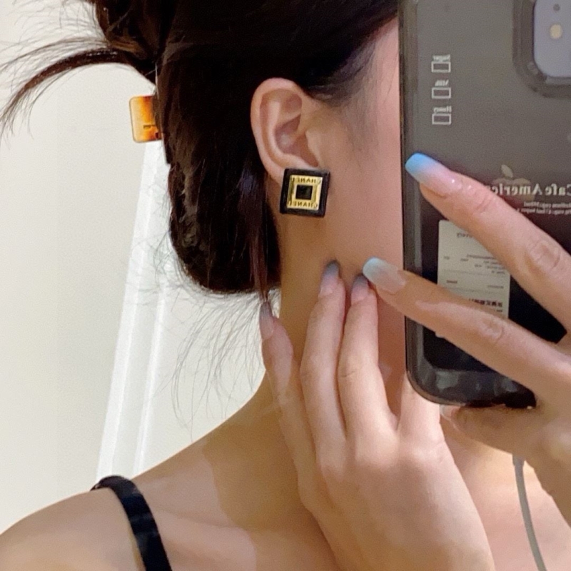 Ch**el earrings